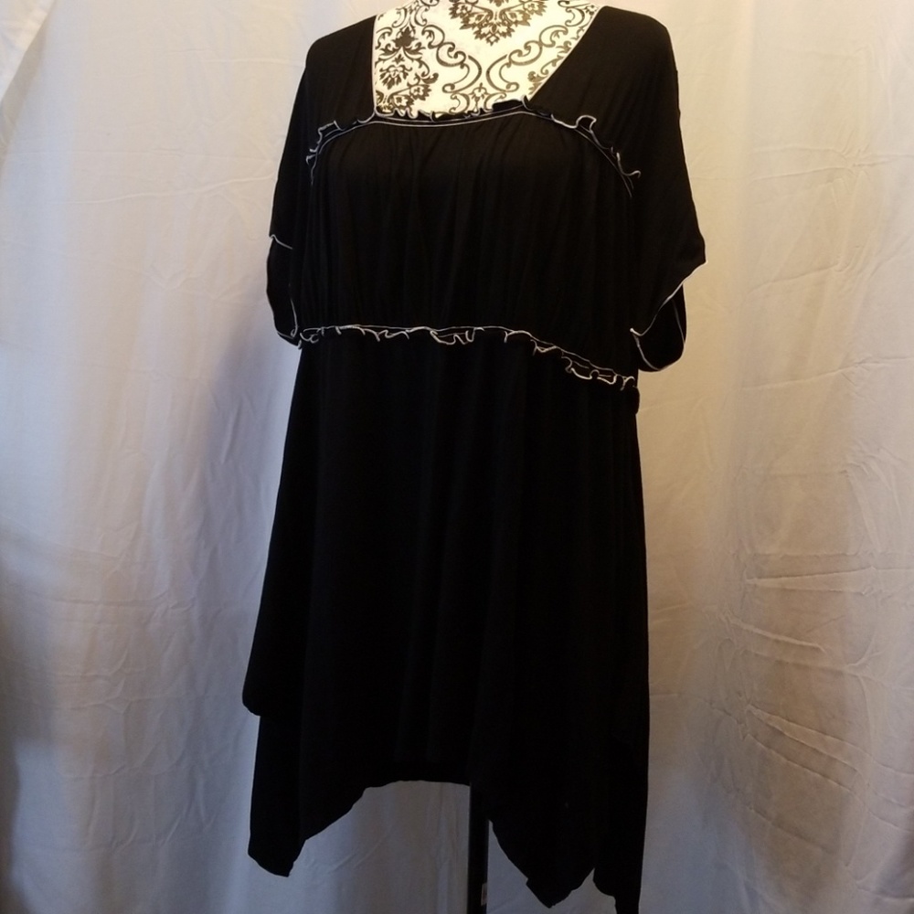 Tunic / dress with handkerchief hem